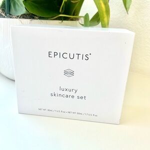 White Luxury Skincare Moisturizer